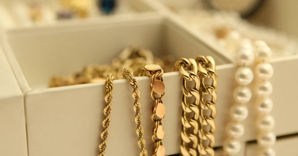 5 Tips For Selling Your Old Gold And Broken Jewelry